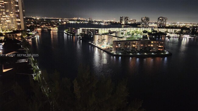 Building Photo - 18151 NE 31st Ct