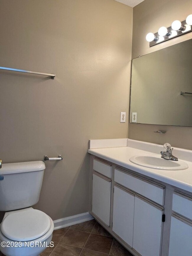 Building Photo - Welcome to Charlton Road!