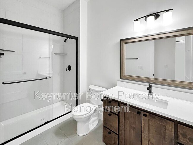 Building Photo - 5298 W Parkridge Dr