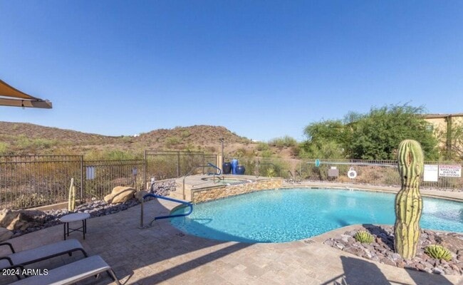 Building Photo - 1223 E Moss St