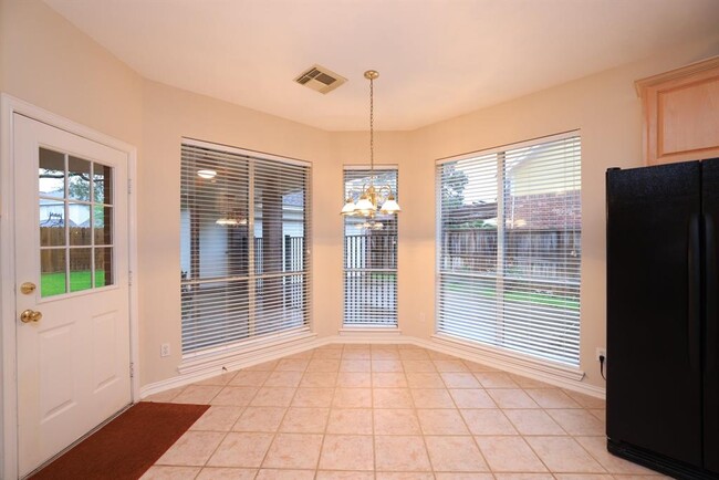 Building Photo - 17222 Leeside Dr