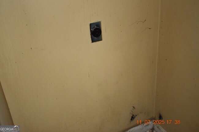 Building Photo - 4517 Greenfields Rd