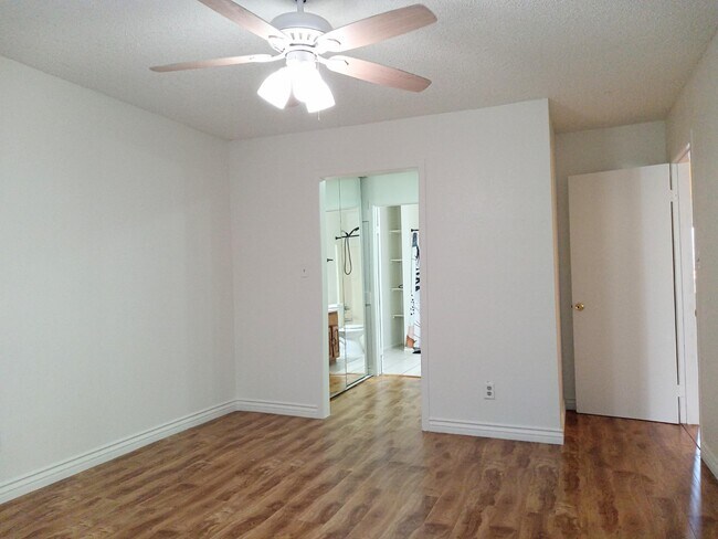 Building Photo - 33662 Whispering Palms Trail