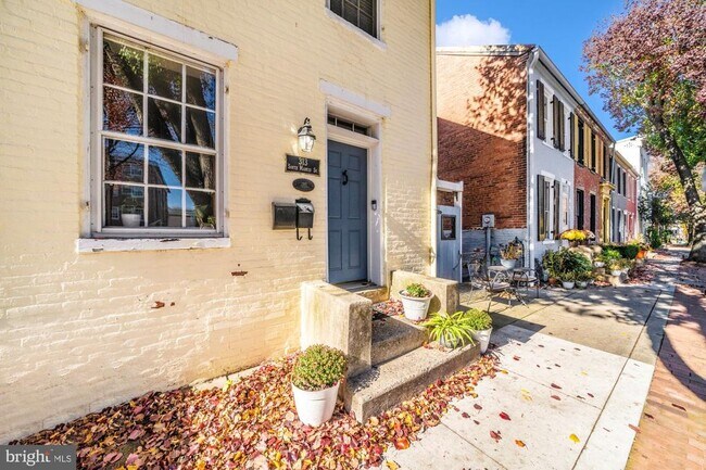 Primary Photo - 313 N Market St