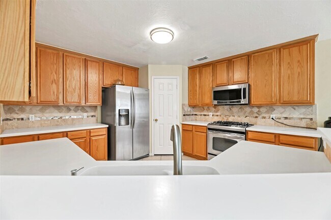 Building Photo - 1802 Whispering Forest Dr