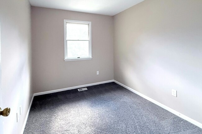 Building Photo - 9242 Woodcreek Ct