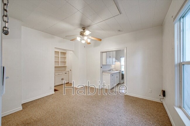 Building Photo - 1405 N 11th St