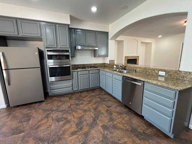 Building Photo - 2608 St Andrews Dr