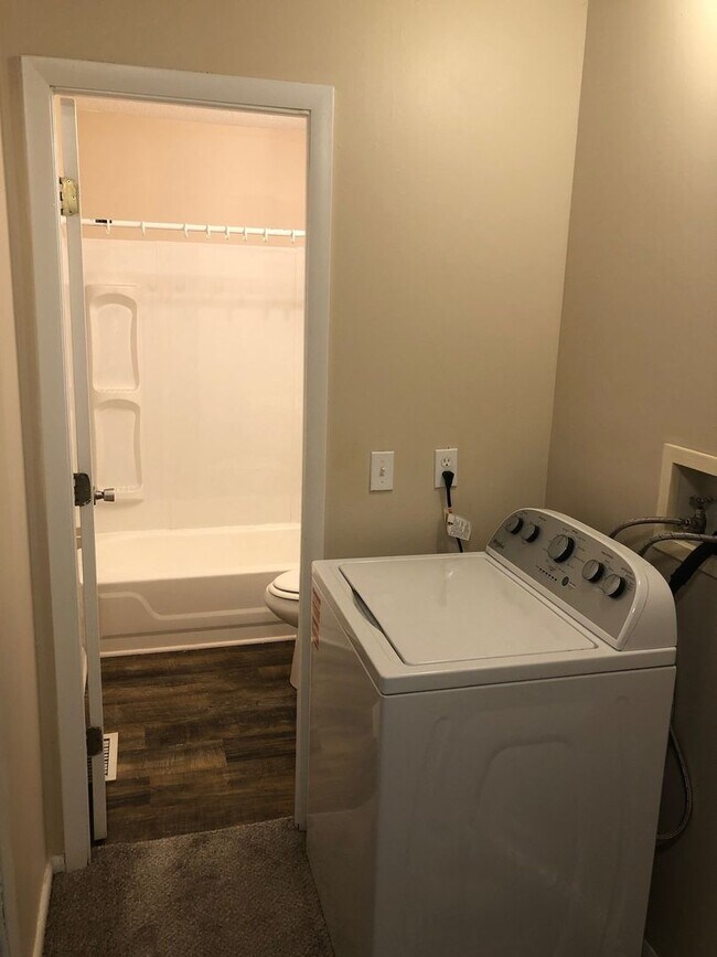 Building Photo - 1130 Wendall Ave