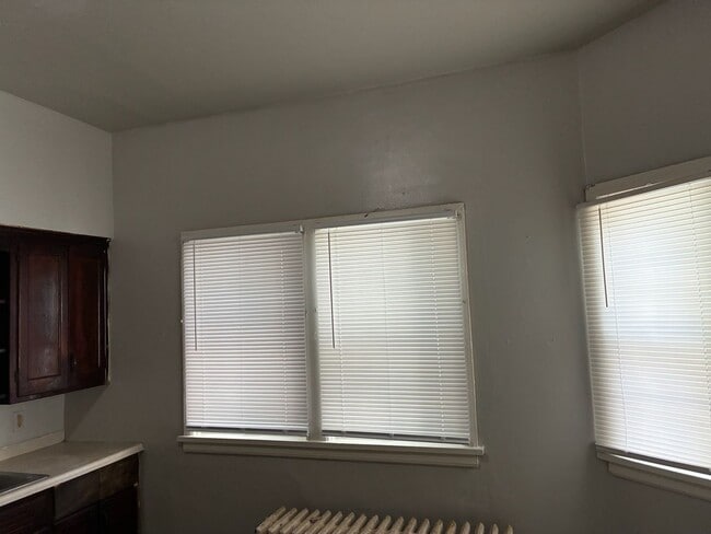 Building Photo - 1130 W Washington St