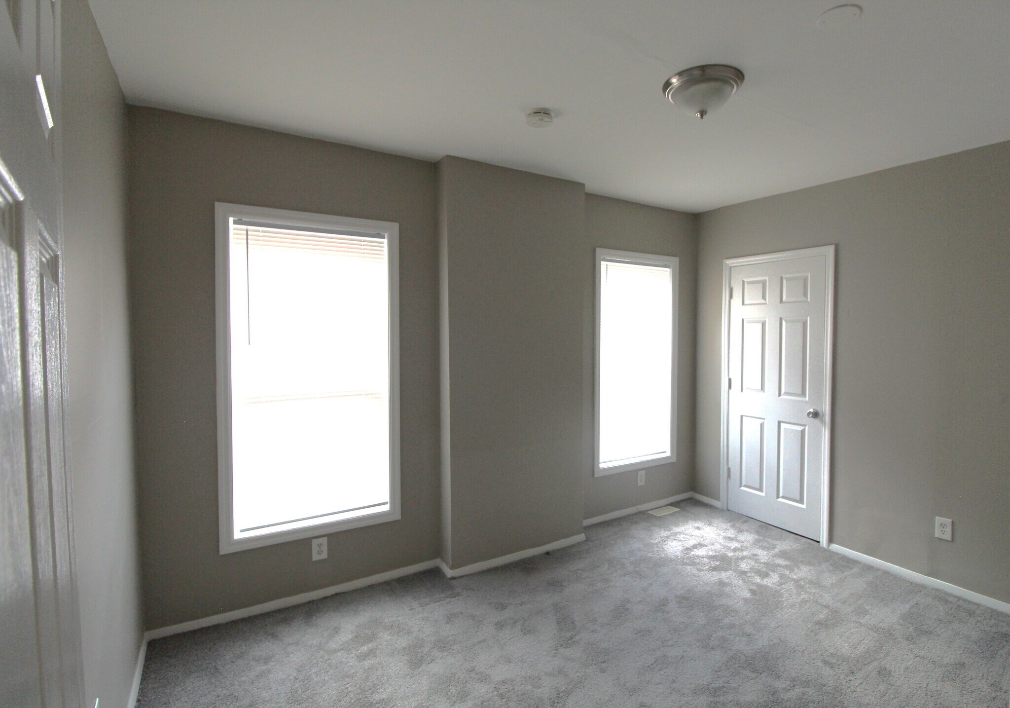 BR2 - 392 N Garfield Ave