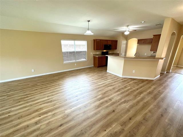 Building Photo - 221 Creekwood Dr