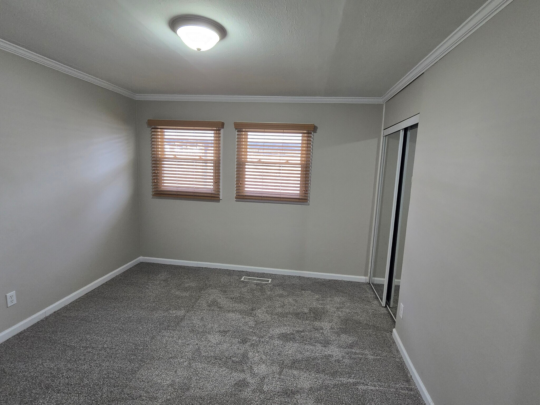 Building Photo - 1820 Mayfield Ave