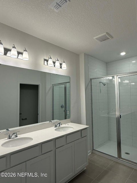 Building Photo - 403 Woods Ln