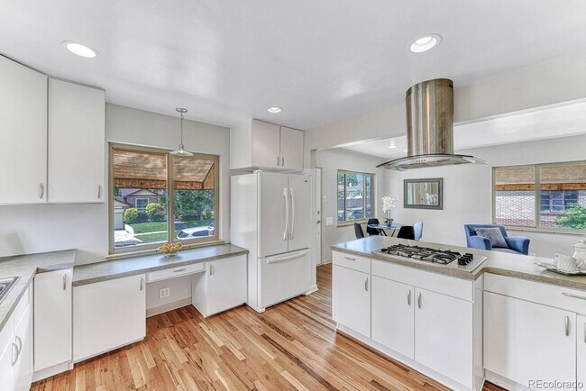 Building Photo - W 39th Ave Duplex