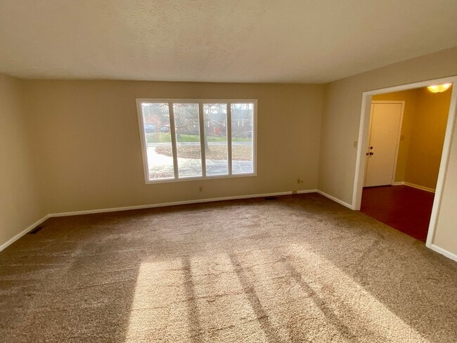 Building Photo - 3925 Halehaven Dr