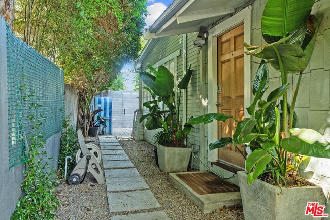 Building Photo - 1640 Electric Ave