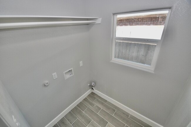 Building Photo - 734 Hambrick Ct