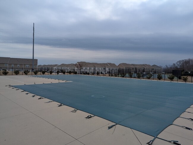 Building Photo - 2 Planters Pl