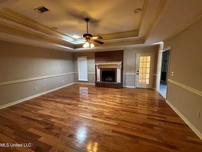 Building Photo - 232 Boxwood Cir