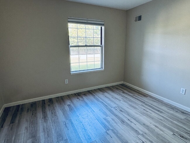 Building Photo - Fully Renovated 2BD/2BA in Top-Rated Northville Schools | Water, HOA & Fitness Included! OWNER SP...