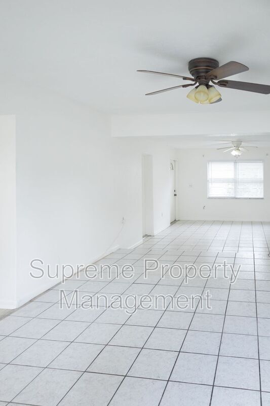 Building Photo - 1300 13th Ave S