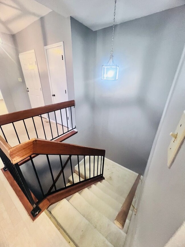 Building Photo - Perfect Nestled Condo Call Now!