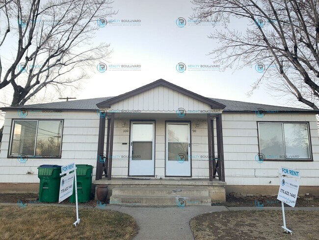 Building Photo - Cozy one bedroom one bathroom duplex located off of Keystone and Seventh Street in a cul-de-sac b...