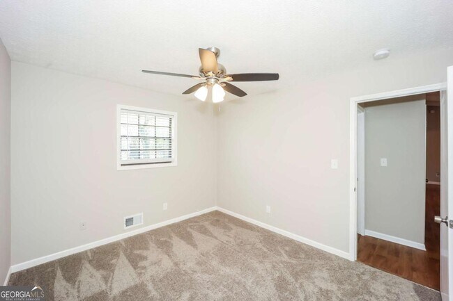 Building Photo - 6832 Cedar Dr