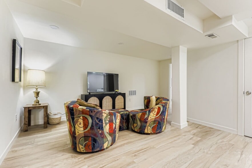 Lower Level Living - 3540 Newport St