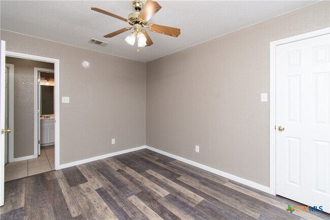 Building Photo - 3007 Dannen Ct