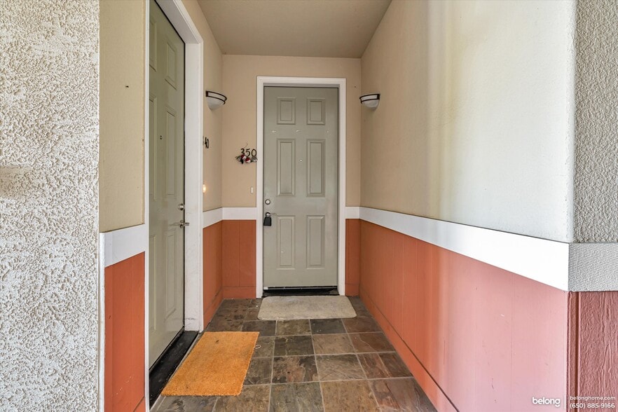 Building Photo - 2330 University Ave