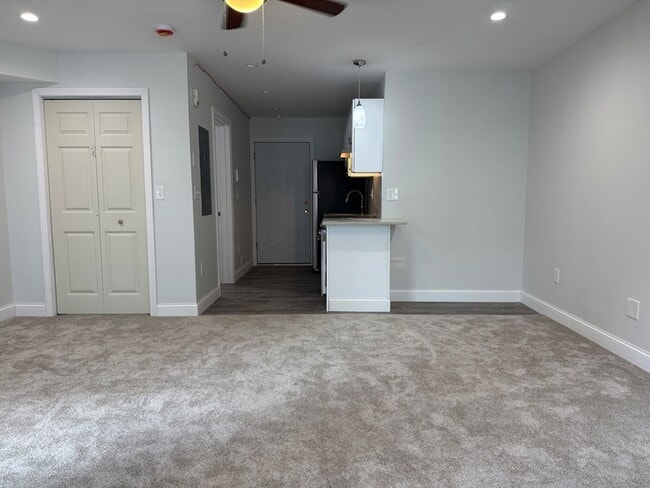 Building Photo - 1085 Whalley Ave