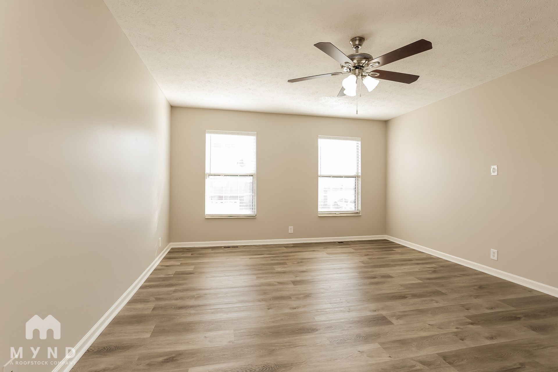 Building Photo - 3100 Creekview Ln