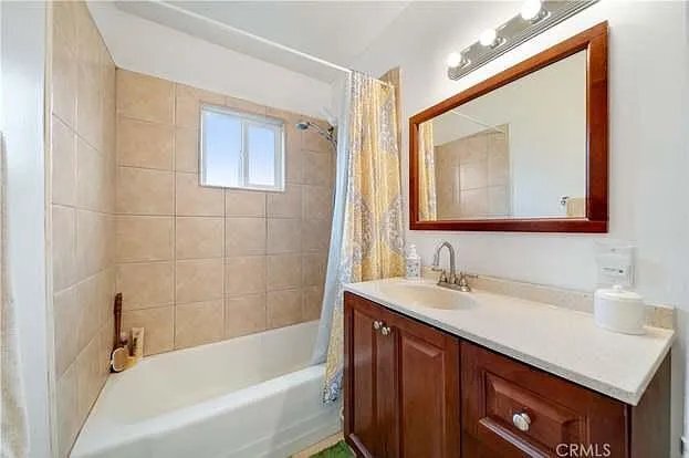 Building Photo - 8228 Oakhurst Pl