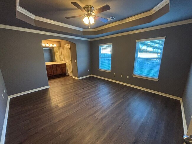 Building Photo - Fall Into Your New Home! 3 Bed, 2 Bath in Springdale Available November