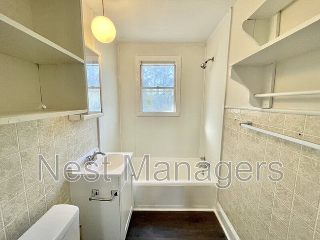 Building Photo - 117 Woodside Ave