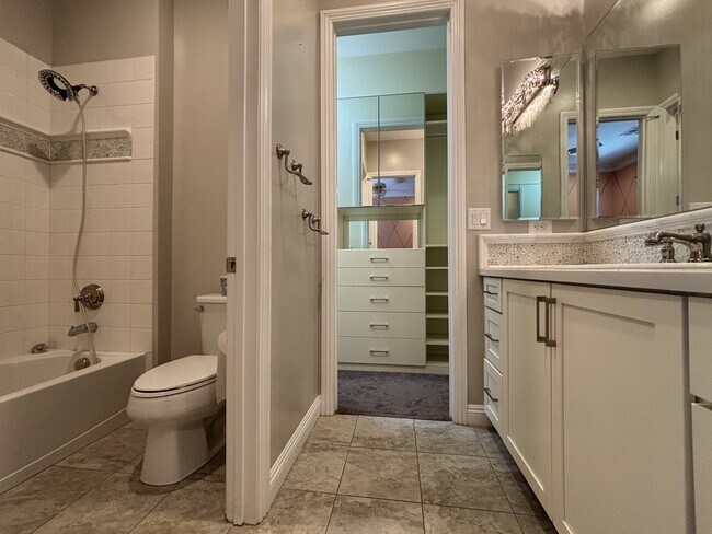 Building Photo - 81 Navarra Canyon Ct