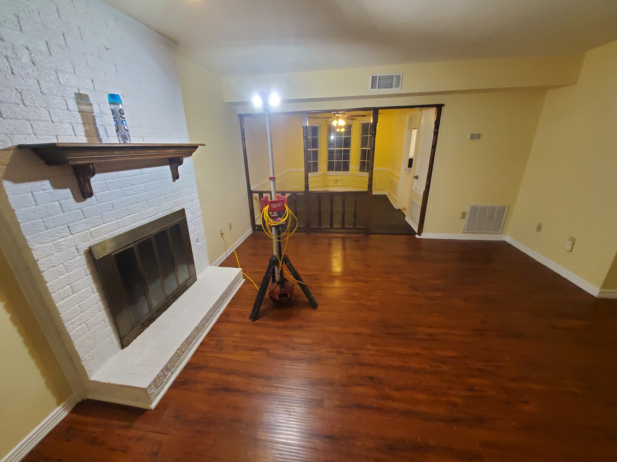 Building Photo - 2601 Jamestown Way