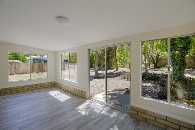 Building Photo - 3 Bedroom, 2 Bath Home with Garage For Rent in Prescott!