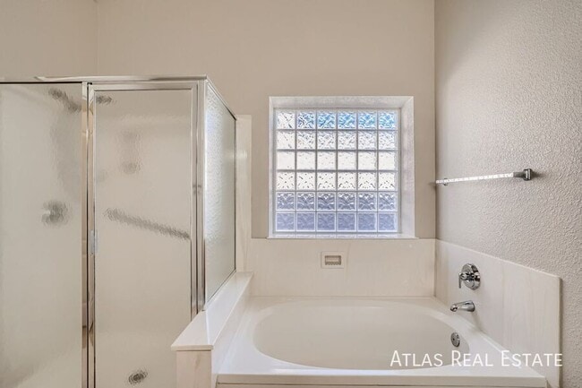 Building Photo - 8622 E Bullrider Pl