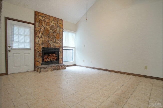 Building Photo - 7223 Lago Vista Ct