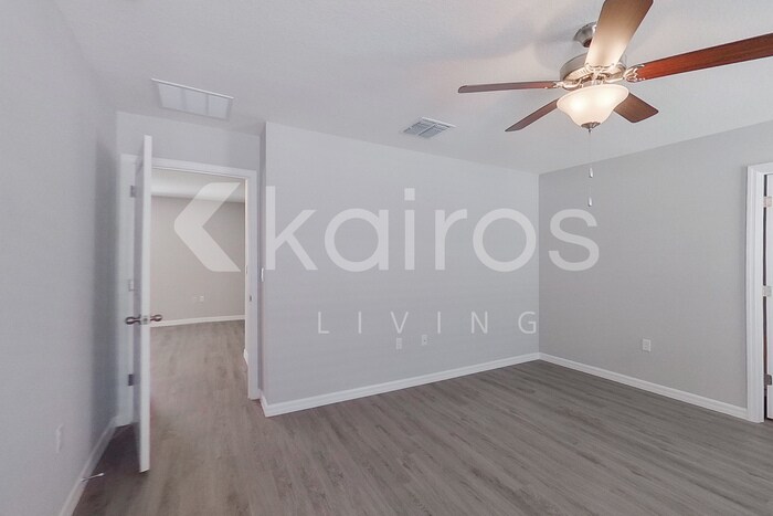 Building Photo - 8642 SW 43rd Ter