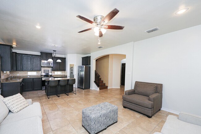 Building Photo - 9813 Sandhill Dr