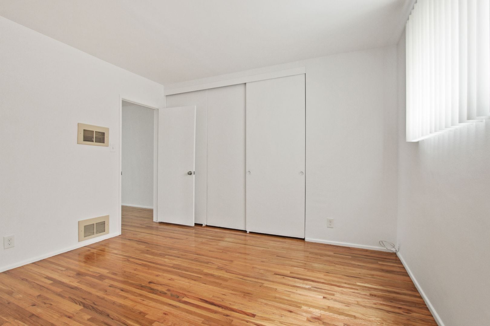 Building Photo - 10910 Santa Monica Blvd