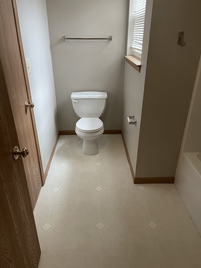 Building Photo - 3352 Edison Dr