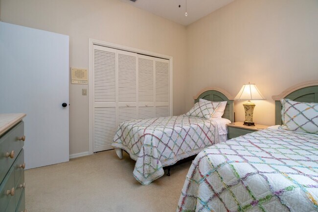 Building Photo - Palm Aire Fully Furnished Rental