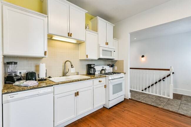 Building Photo - 1309 Ursuline St