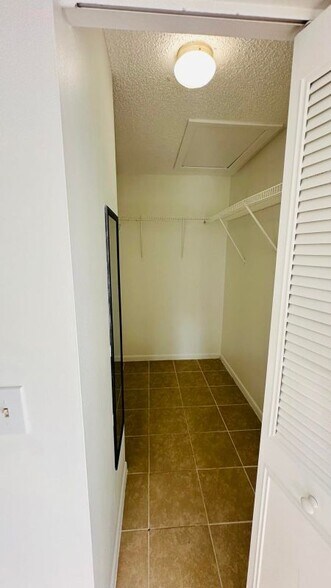 Building Photo - 1006 Green Pine Blvd