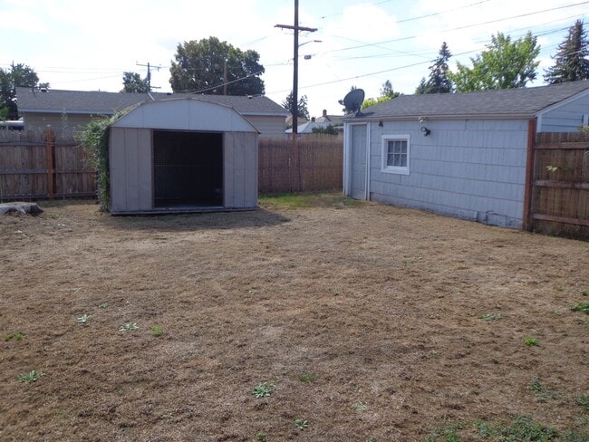 Building Photo - 4619 N Howard St